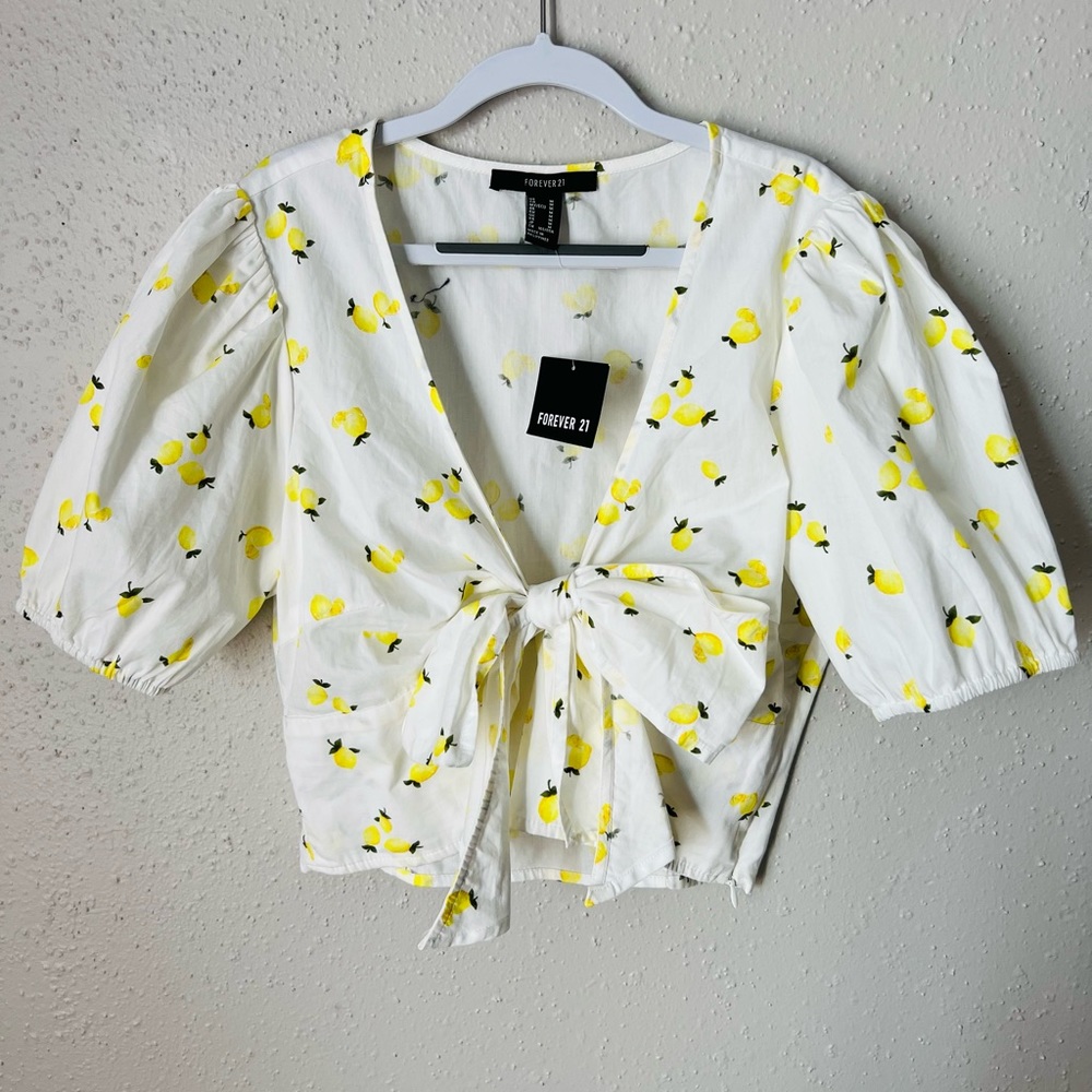 Forever 21 new with tag Lemon print shirt perfect for summer